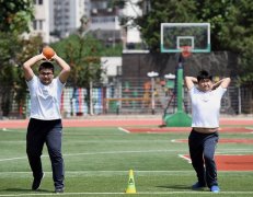 2024年中考体育投掷实心球项目怎么考及满分评分标准